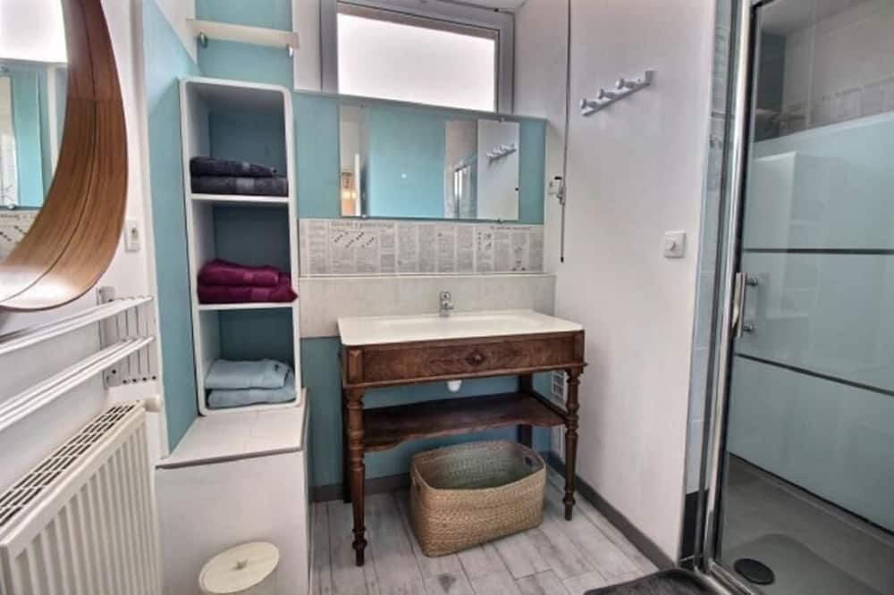 Photo of Bathroom in Ploufragan