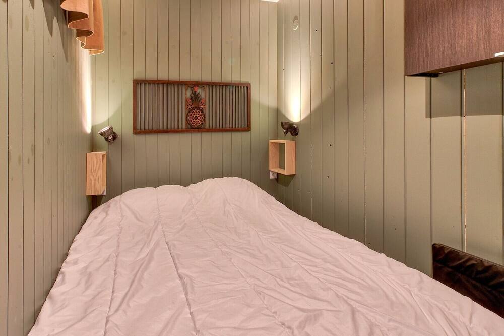 Photo of Bedroom in Genos