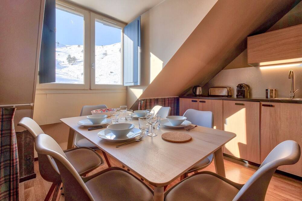 Photo of Livingroom in Genos
