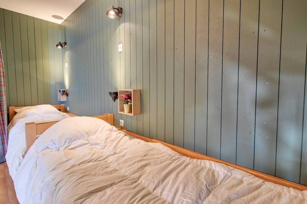 Photo of Bedroom in Genos