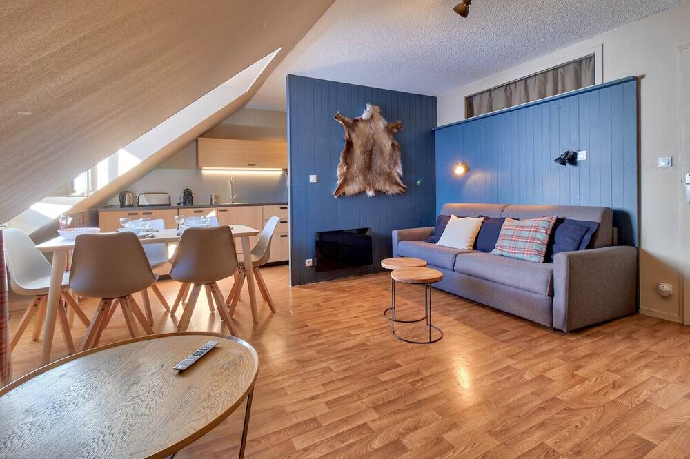 Photo of Livingroom in Genos