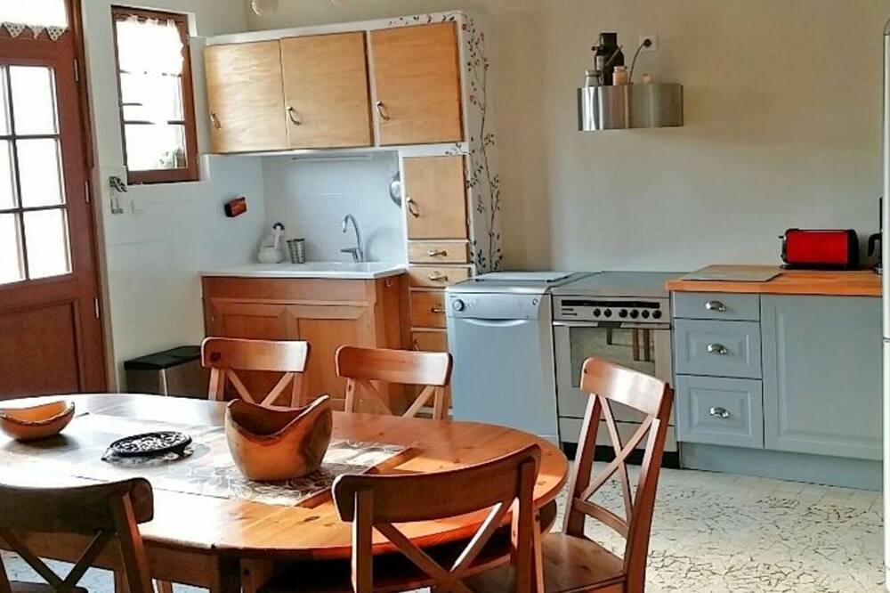 Photo of Kitchen in Droyes
