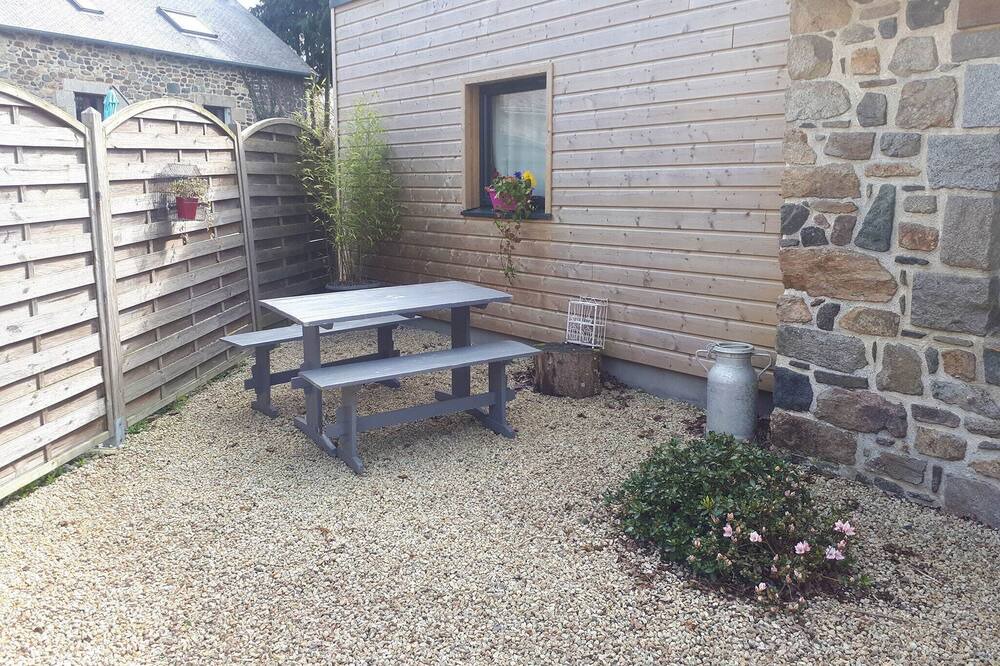 Photo of Patio Balcony in Saint-Gilles-les-Bois