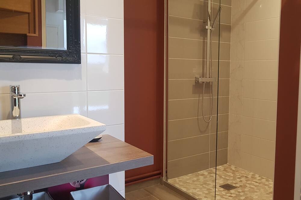 Photo of Bathroom in Guerlesquin