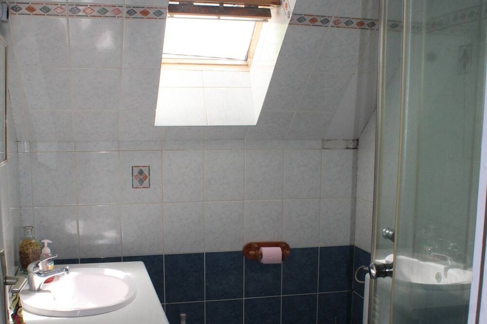 Photo of Bathroom in Buros