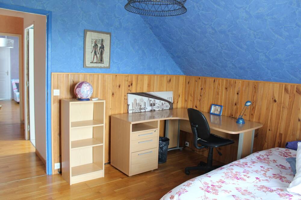 Photo of Bedroom in Buros