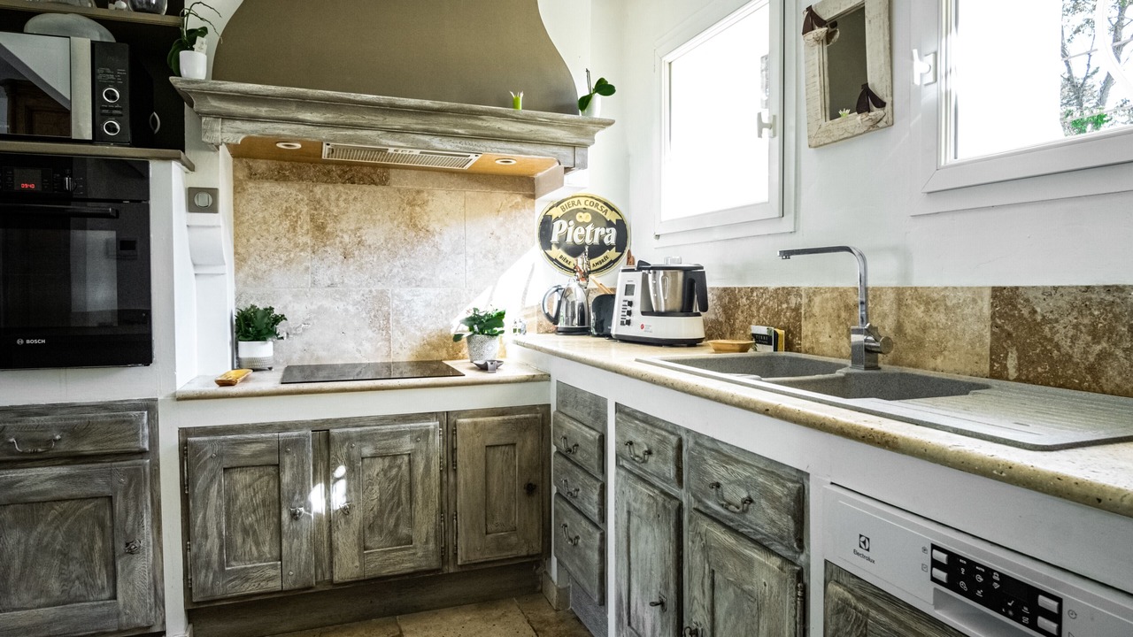 Photo of Kitchen in Saumane-de-Vaucluse