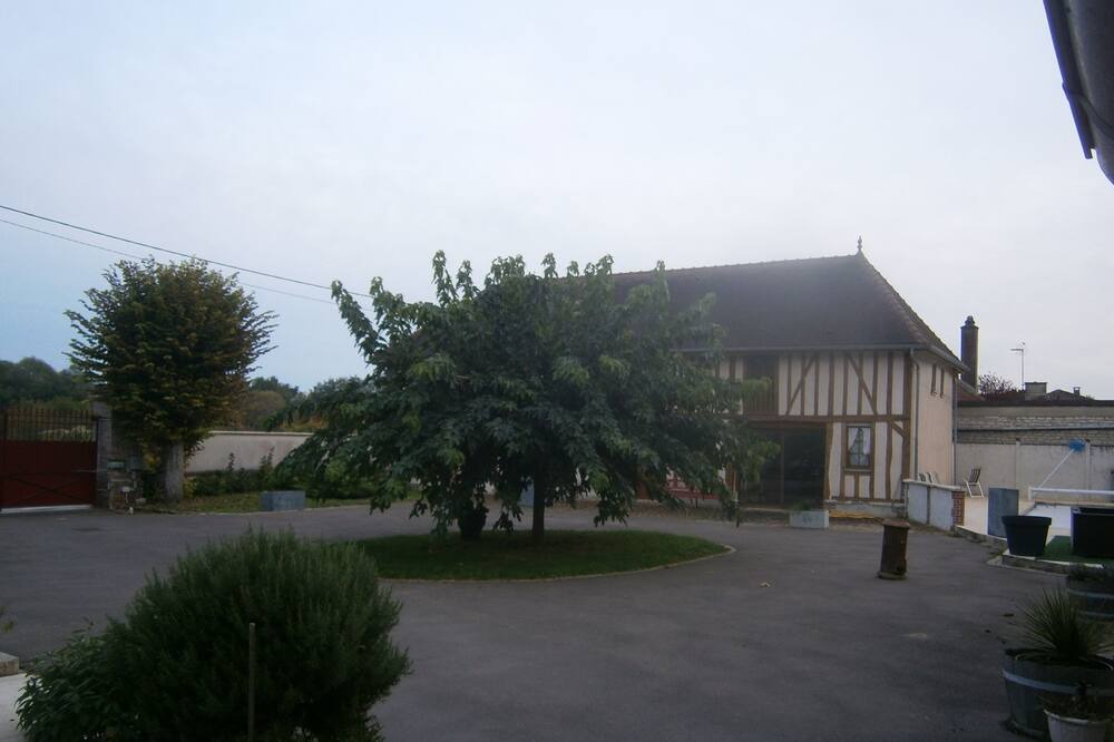 Photo of Outdoor in Bucheres