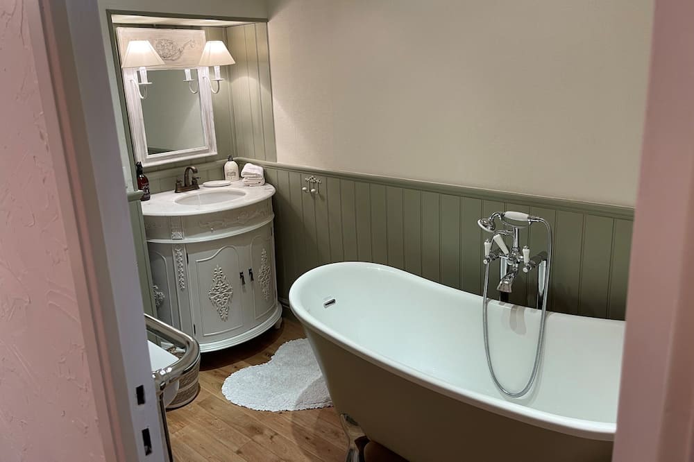 Photo of Bathroom in Lanvallay