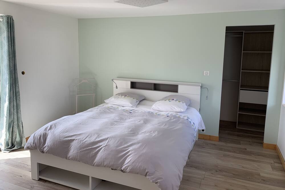 Photo of Bedroom in Lannion