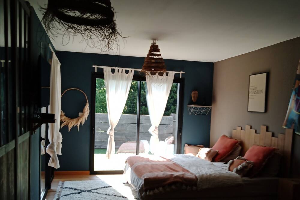 Photo of Bedroom in Hillion