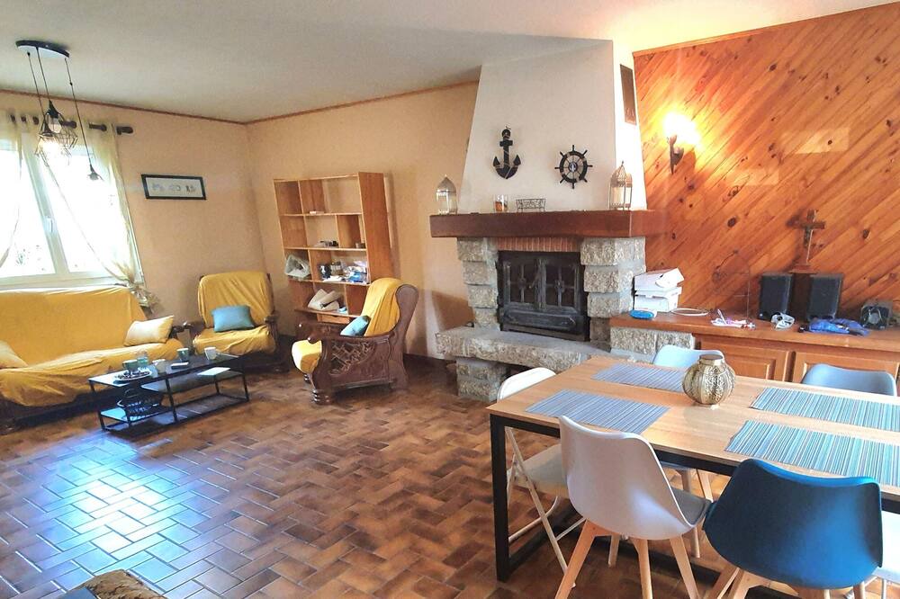 Photo of Livingroom in Saint-Donan