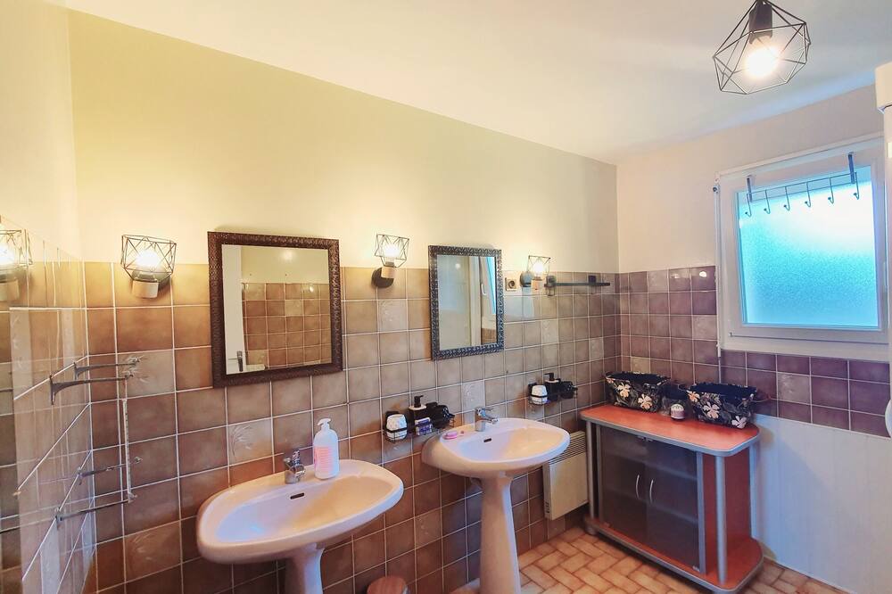 Photo of Bathroom in Saint-Donan