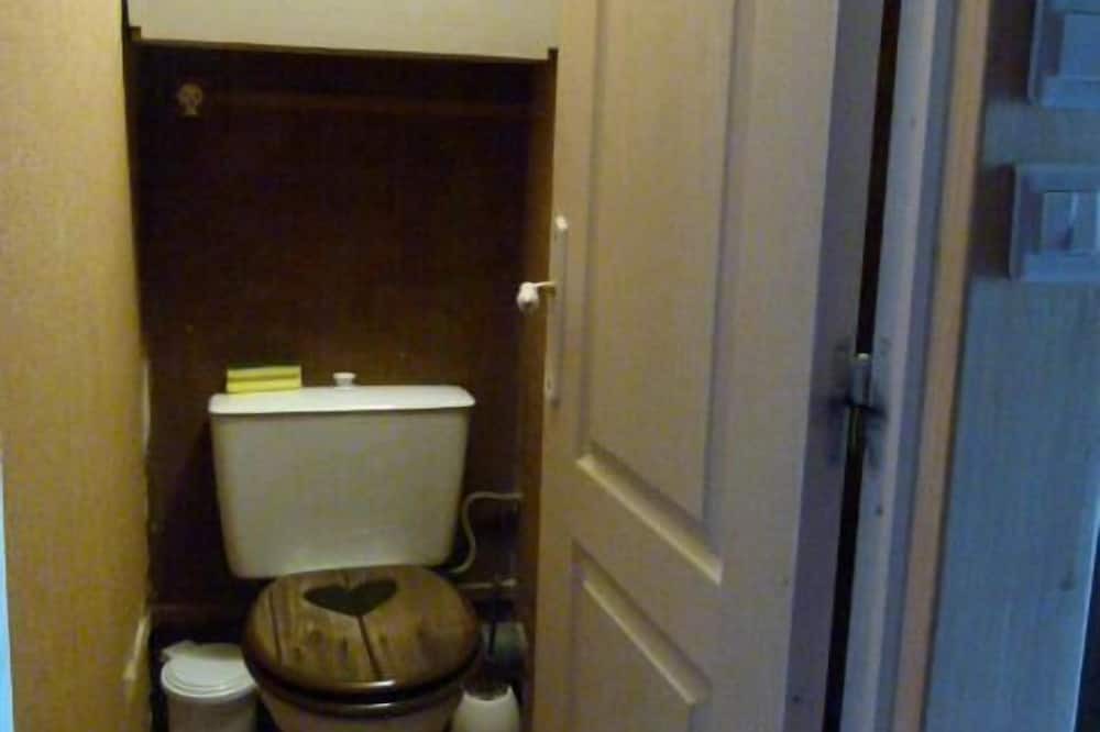 Photo of Bathroom in Montferrier