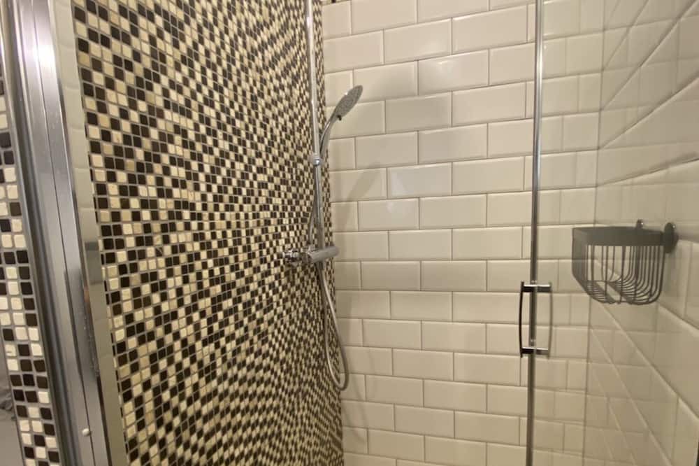 Photo of Bathroom in Remoulins