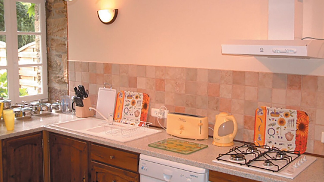 Photo of Kitchen in Plouguenast