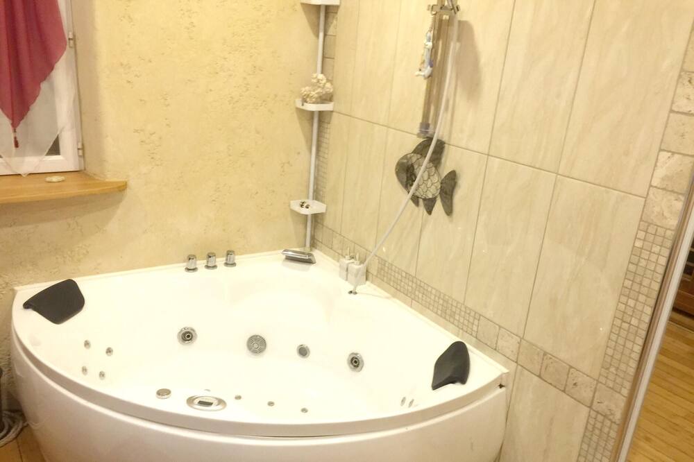 Photo of Bathroom in Catonvielle