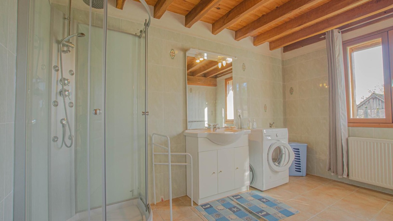 Photo of Bathroom in Piney