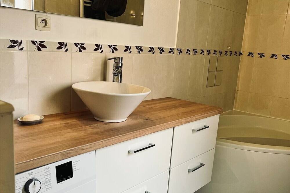 Photo of Bathroom in Patrotte Metz-Nord