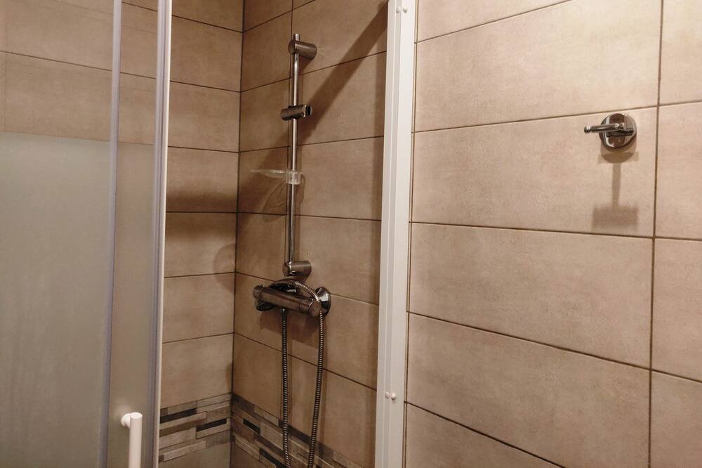 Photo of Bathroom in Mont-Saint-Martin