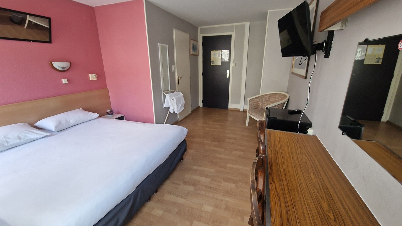 Photo of Bedroom in Saint Nicolas - Charles III - Ville vieille - Trois Maisons - Leopold