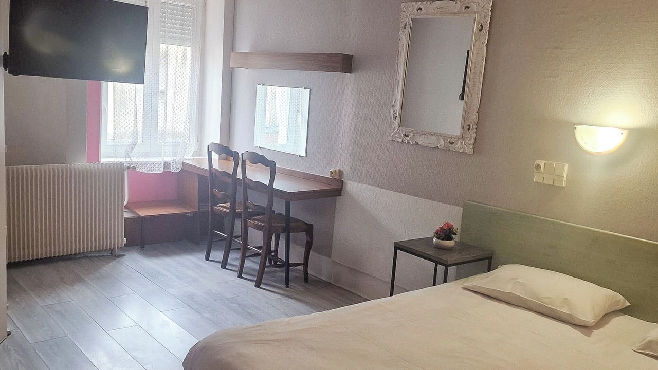 Photo of Bedroom in Saint Nicolas - Charles III - Ville vieille - Trois Maisons - Leopold