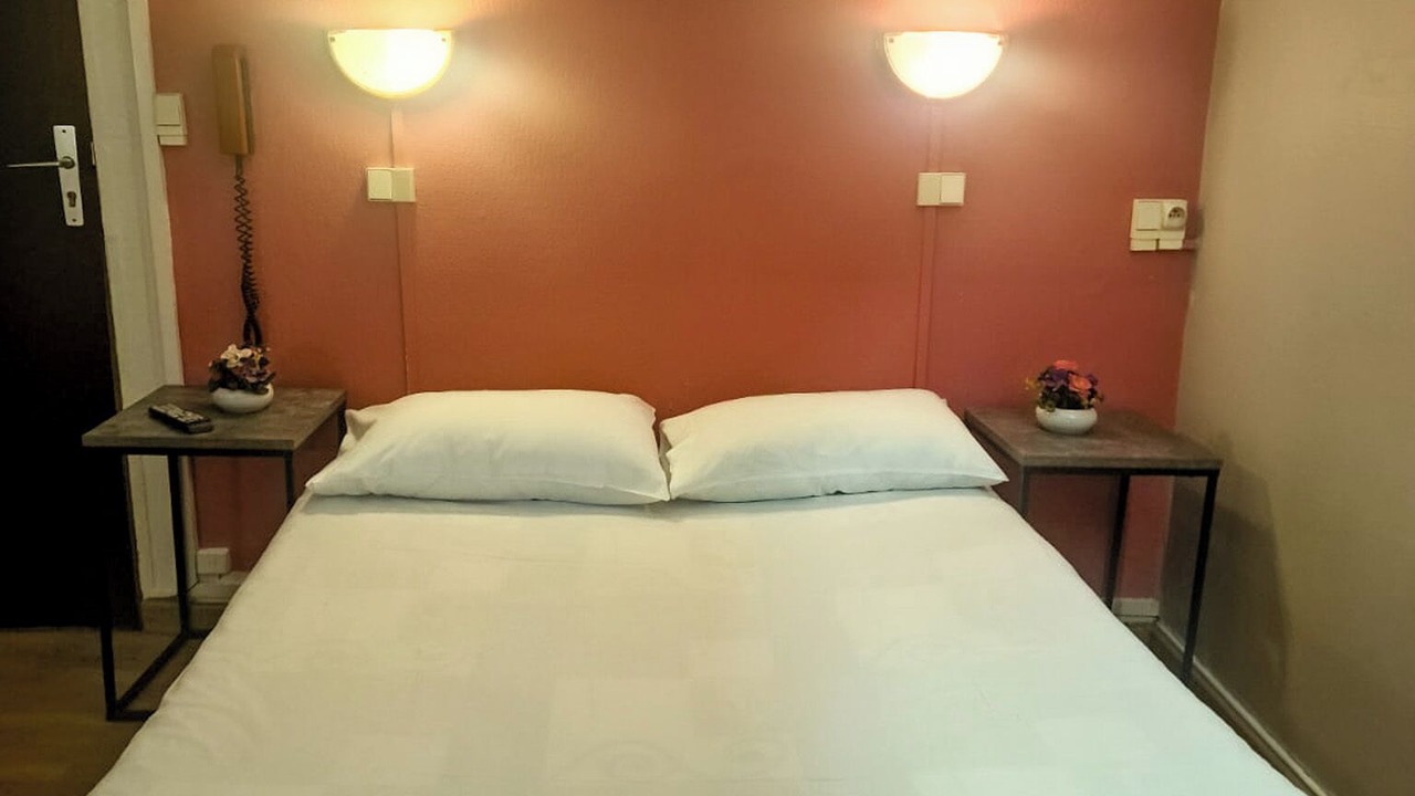 Photo of Bedroom in Saint Nicolas - Charles III - Ville vieille - Trois Maisons - Leopold