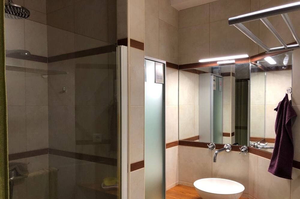 Photo of Bathroom in Cite