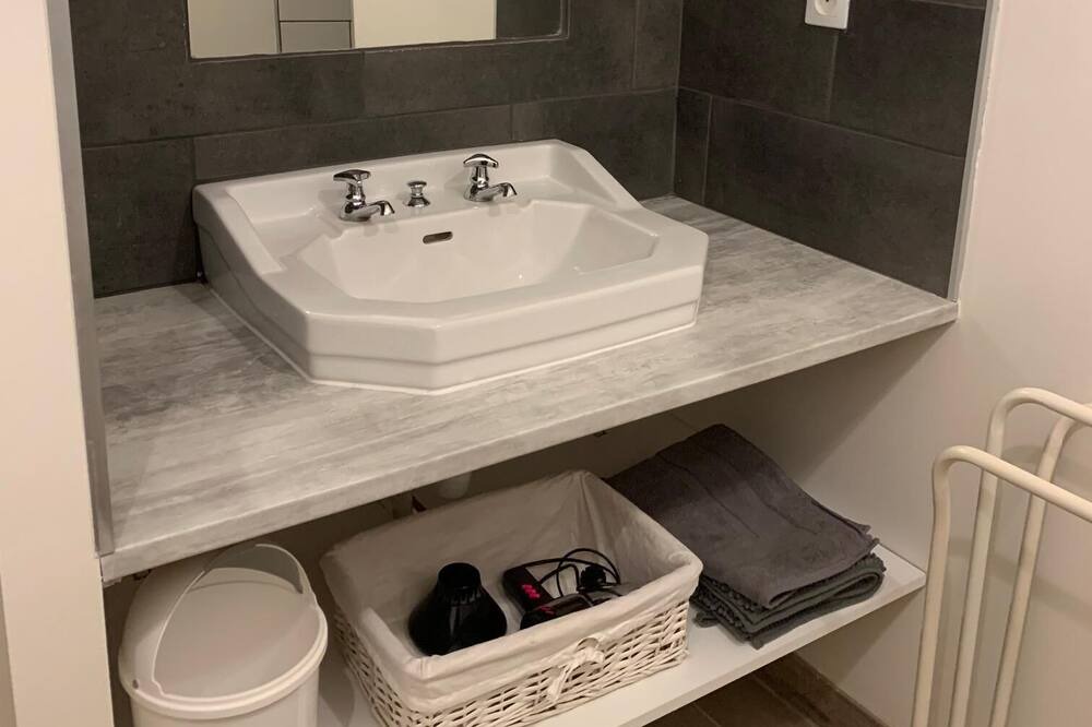 Photo of Bathroom in Bucheres