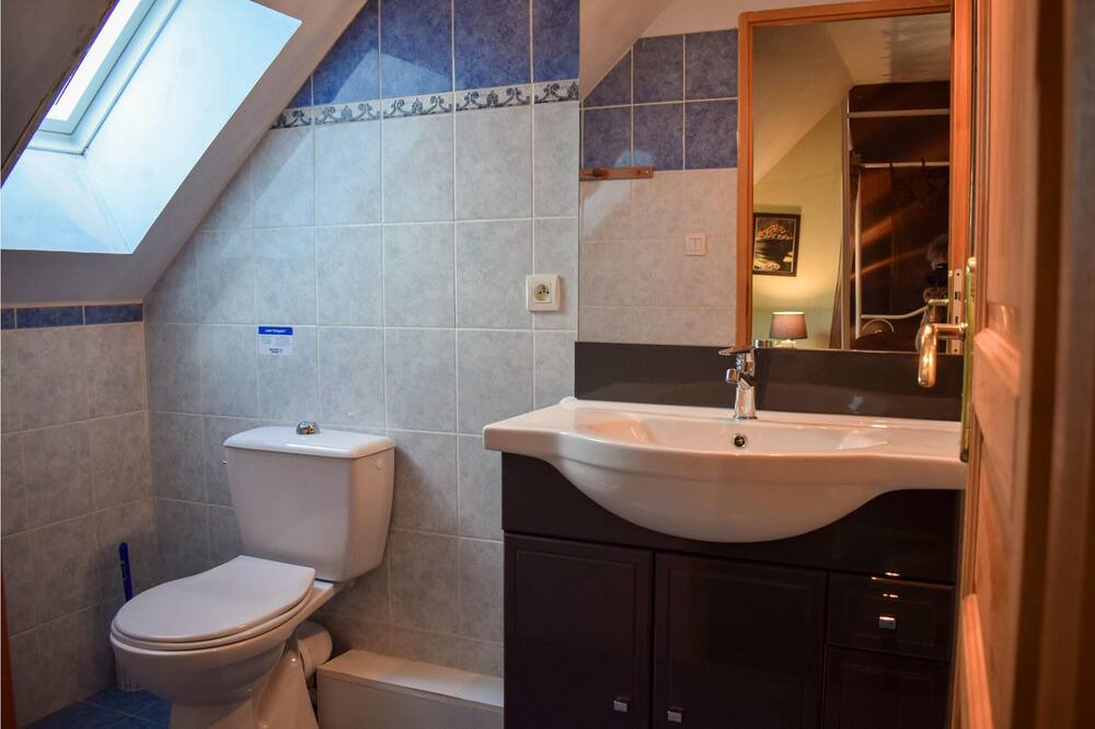 Photo of Bathroom in Gommenec'h