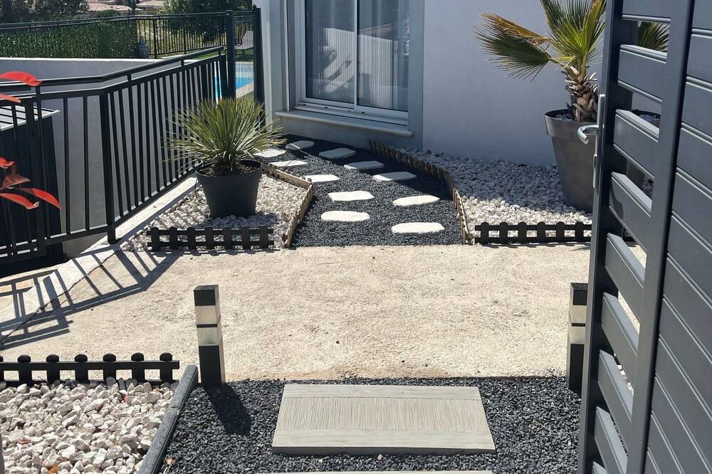 Photo of Patio Balcony in Cuers