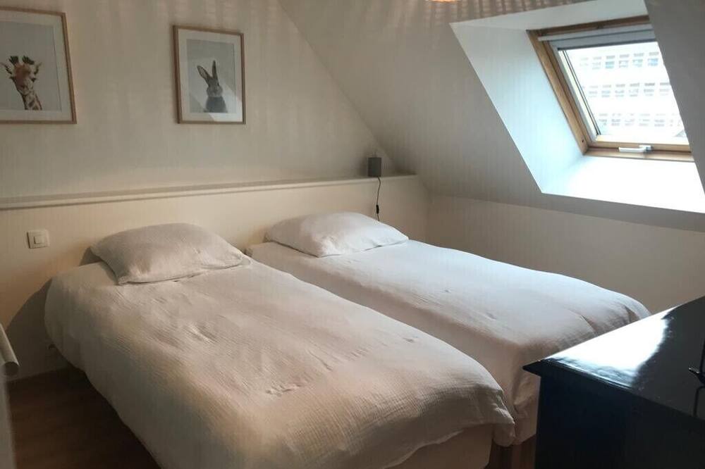 Photo of Bedroom in Lamballe