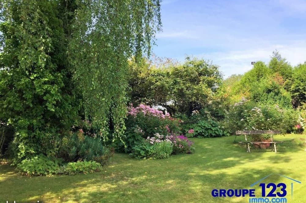 Photo of Outdoor in Maligny