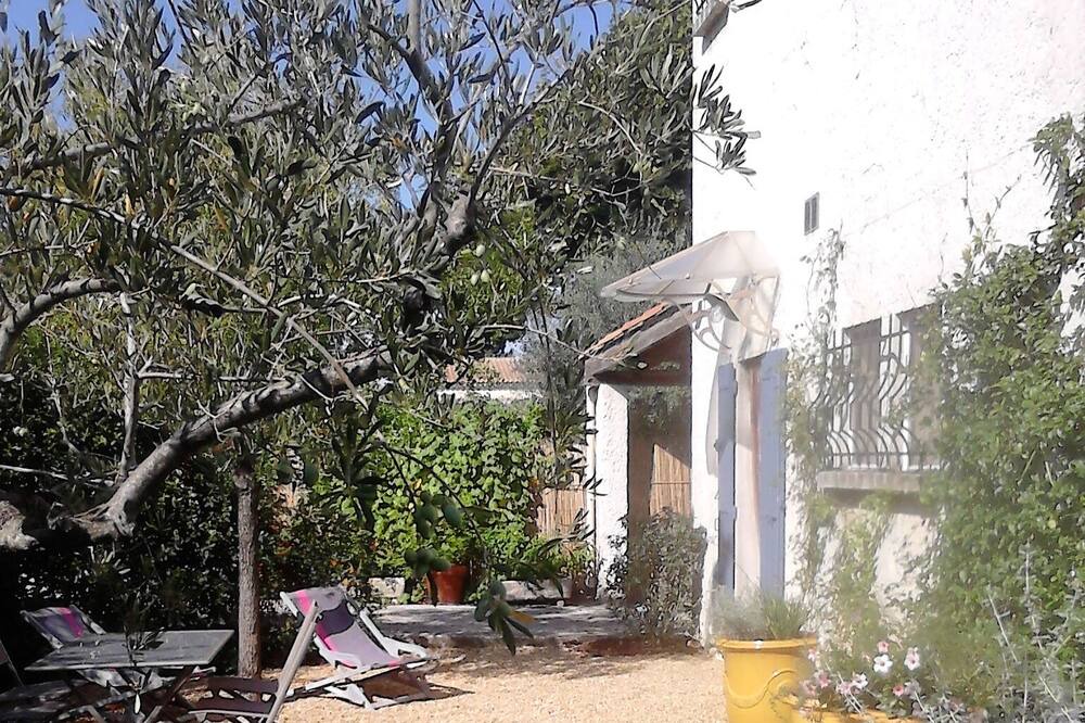 Photo of Outdoor in Cabannes