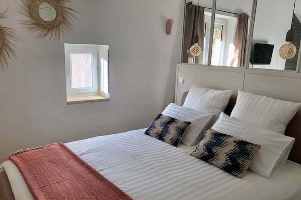 Photo of Bedroom in Remoulins