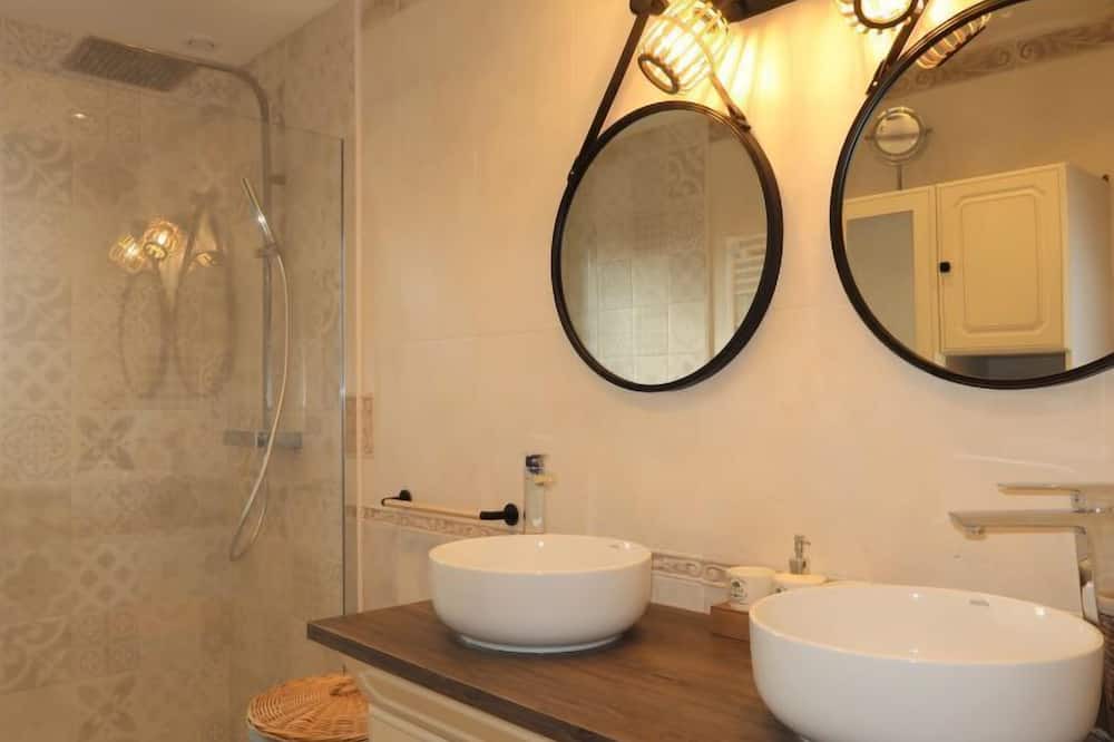 Photo of Bathroom in Lannion