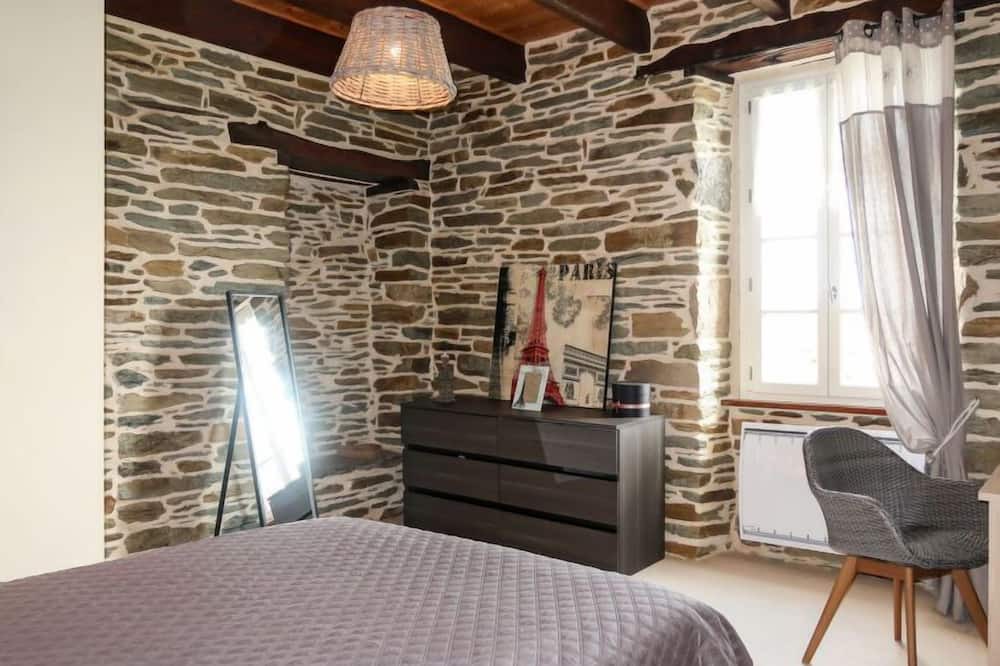 Photo of Bedroom in Lannion