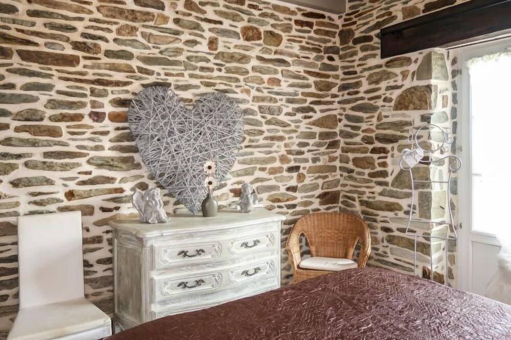 Photo of Bedroom in Lannion