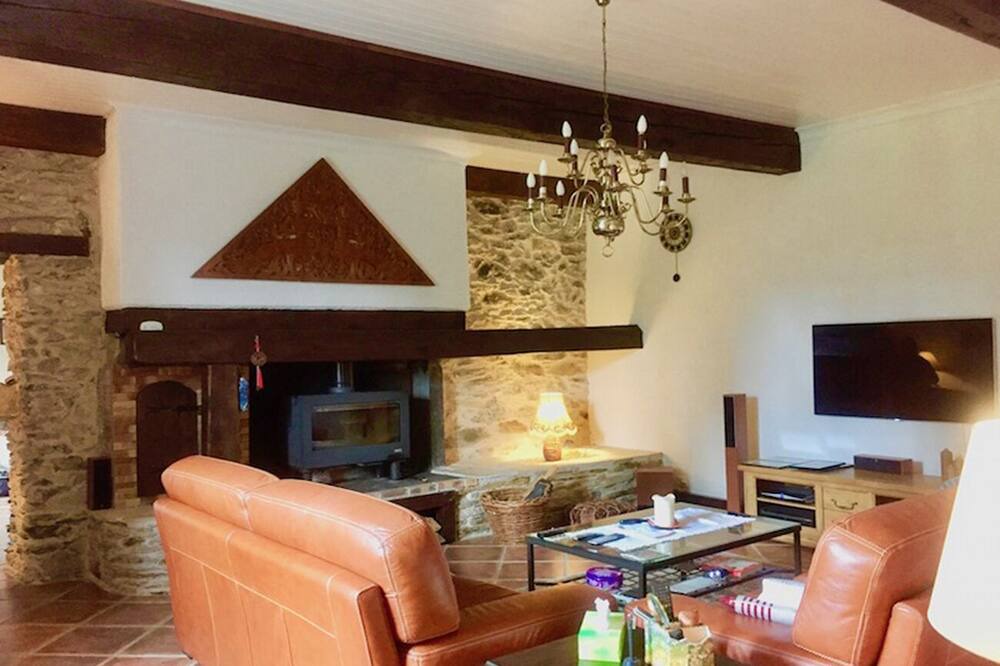 Photo of Livingroom in Mazouau