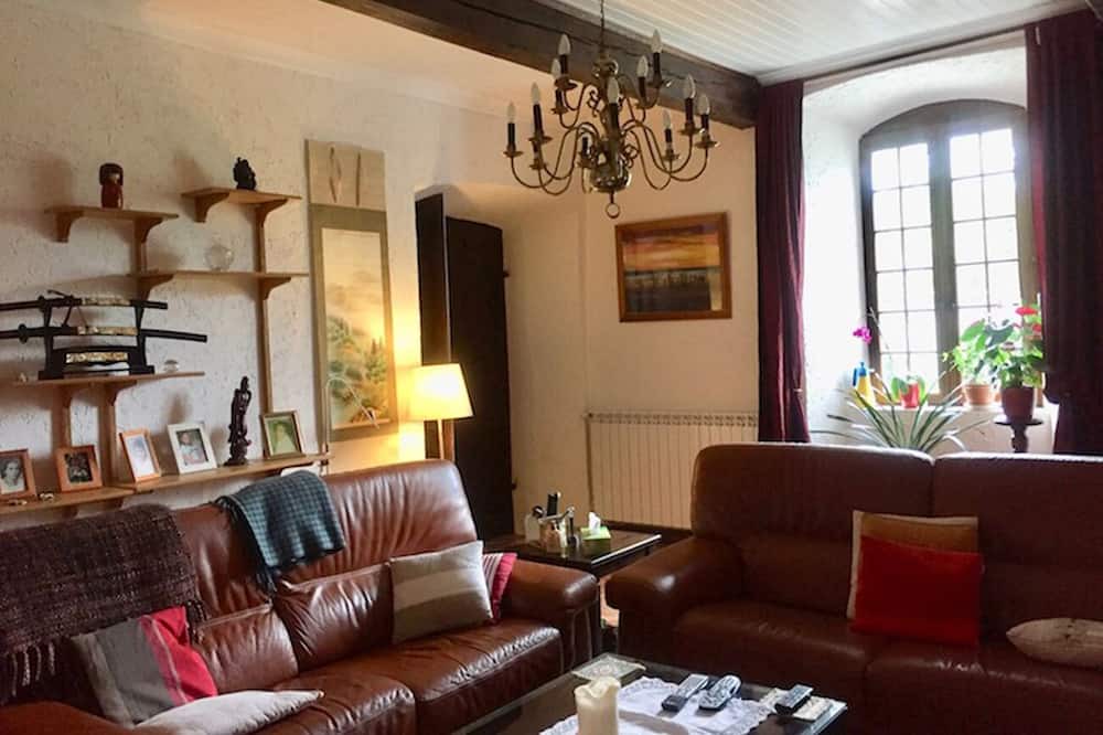Photo of Livingroom in Mazouau