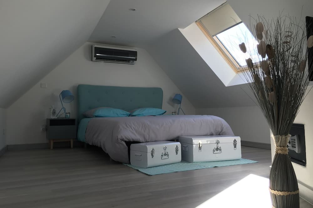 Photo of Bedroom in Villechetif