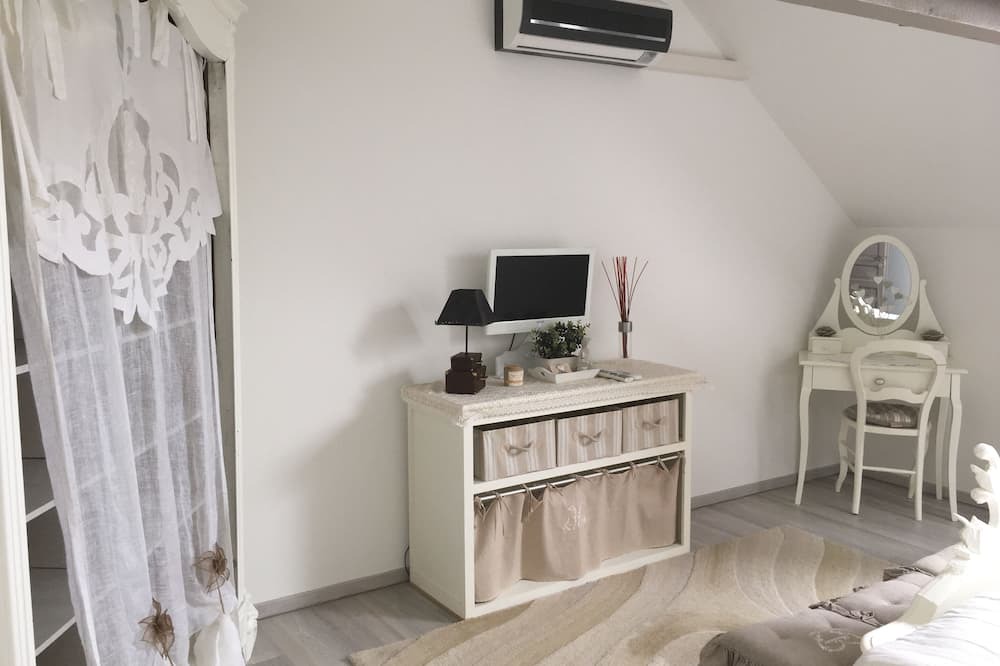 Photo of Bedroom in Villechetif