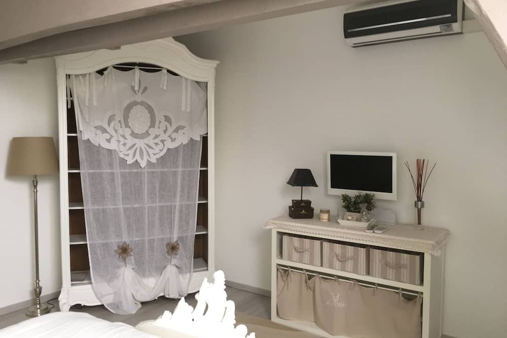 Photo of Bedroom in Villechetif