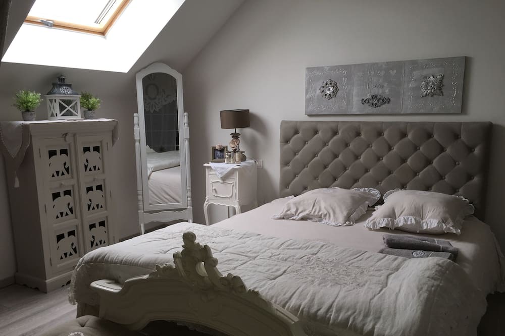 Photo of Bedroom in Villechetif