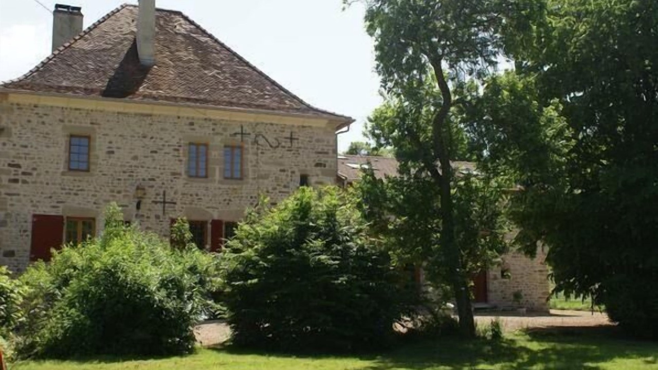 Photo of Buildings in Le Chatelet-sur-Meuse