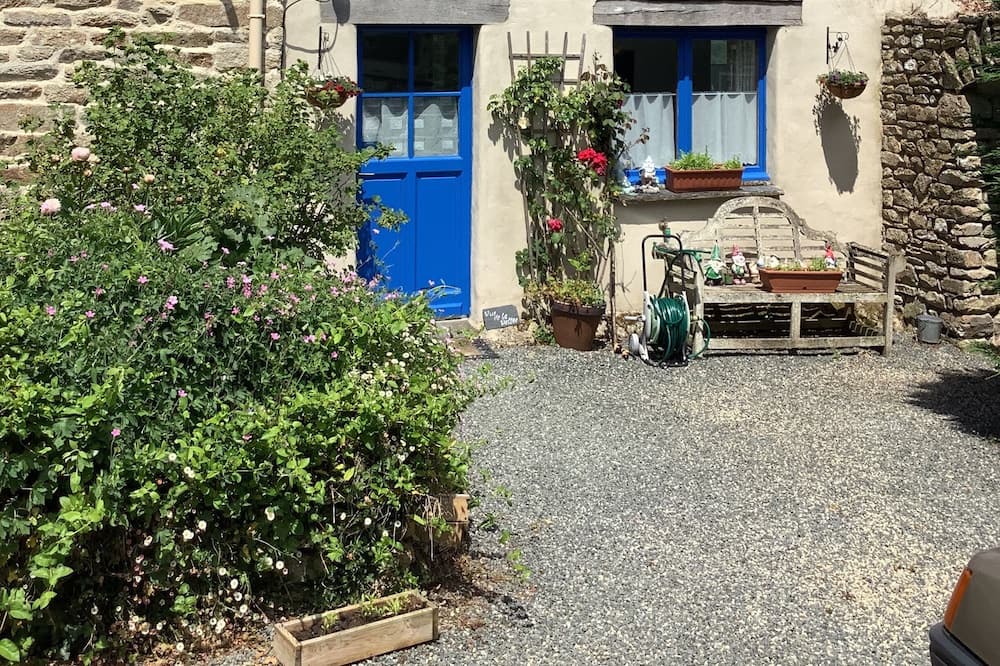 Photo of Outdoor in Senven-Lehart