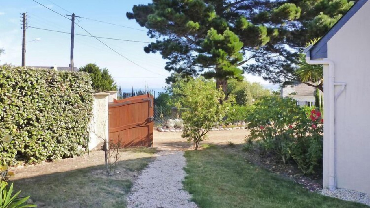 Photo of Outdoor in Hillion
