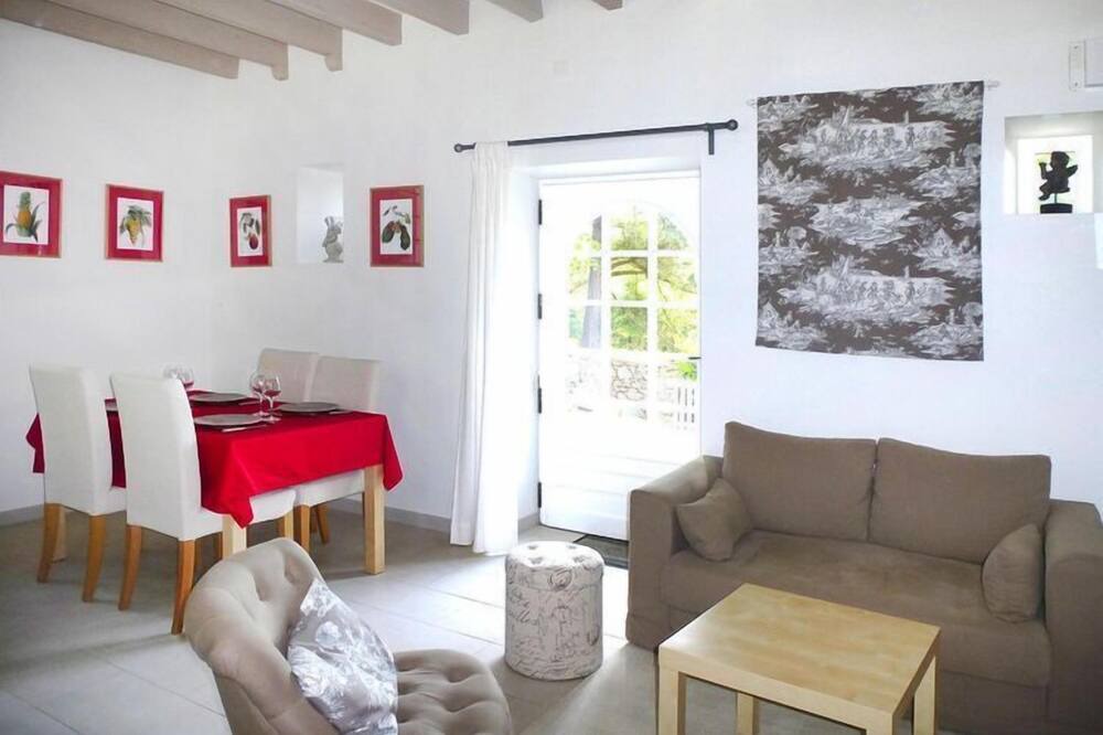 Photo of Livingroom in Plougrescant