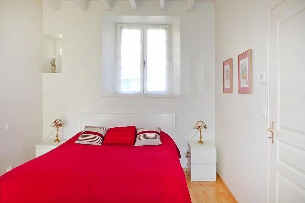 Photo of Bedroom in Plougrescant
