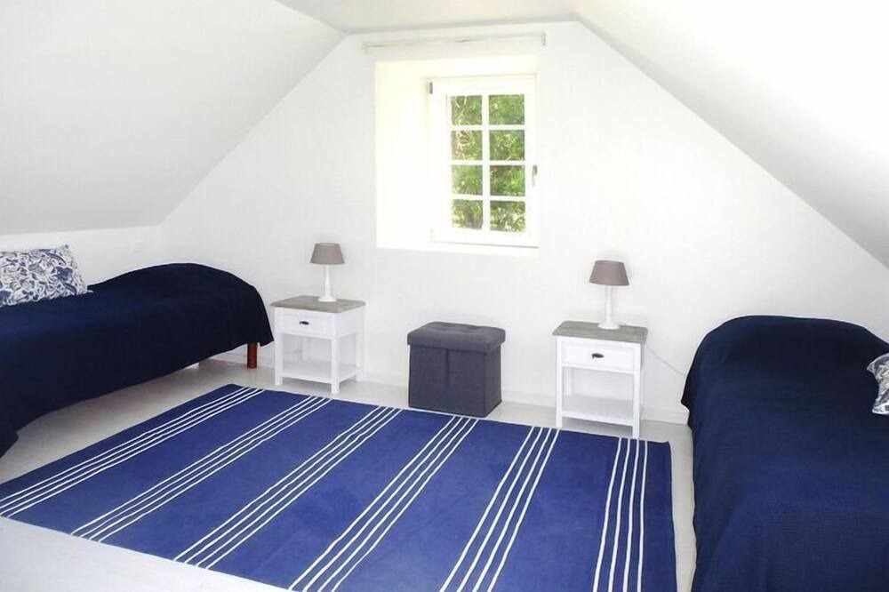 Photo of Bedroom in Plougrescant